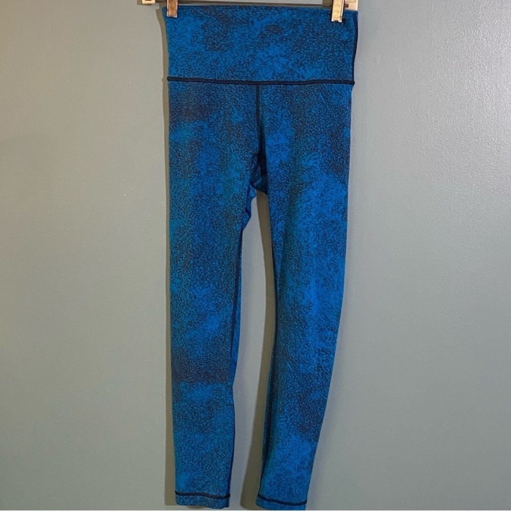 Lululemon blue and black tie die leggings